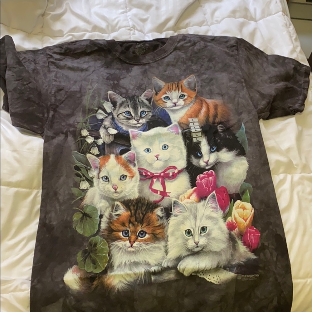 Funny, comfortable cat t-shirt